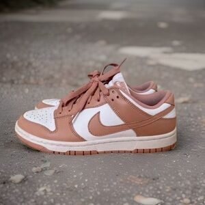 Nike Dunks low size 7.5